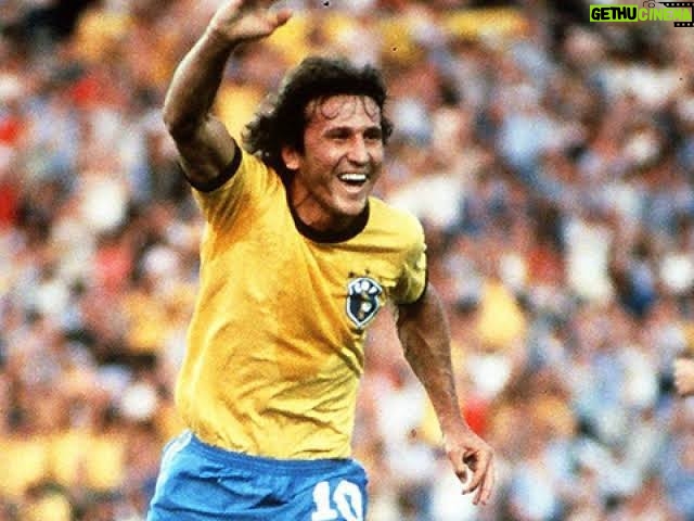 Ronaldo Instagram - Não é novidade pra ninguém, mas eu repito sempre: ídolo máximo. Inspiração é combustível fundamental pra qualquer carreira e a minha teve você como a maior. É por isso que, no seu dia, além de te parabenizar, não posso deixar te agradecer, meu amigo. Obrigado, @zico!