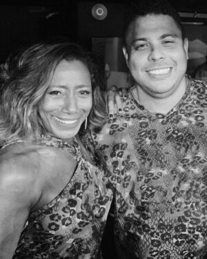 Ronaldo Instagram - Glória. Seu nome, sua pele, sua história. Pioneira, potente, extraordinária. A perda imensa é nossa. Glória só venceu. As muitas portas que abriu jamais serão fechadas. 

Meus sentimentos aos familiares, amigos e admiradores. 

Descanse em paz, minha querida amiga. Sentirei saudades.