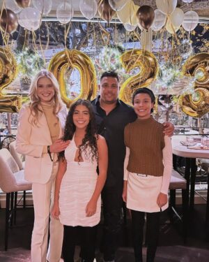 Ronaldo Instagram - Feliz 2023!  Happy new year! 🚀🚀🚀🚀🎉🎉🎉🎉🎉🎉