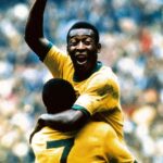 Ronaldo Instagram - Único. Genial. Técnico. Criativo. Perfeito. Inigualável. Aonde Pelé chegou, ficou. Sem nunca ter saído do topo, ele nos deixa hoje. O rei do futebol - um só. O maior de todos os tempos. O mundo de luto. A tristeza da despedida misturada ao orgulho imenso da história escrita. Que privilégio vir depois de você, meu amigo. Seu talento é uma escola pela qual todo jogador deveria passar. Seu legado transcende gerações. E é assim que seguirá vivo. Hoje e sempre, celebraremos você. Obrigado, Pelé. Descanse em paz.