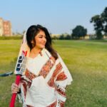 Rooqma Ray Instagram - It’s a winter-ful life 🤍 🫰🏻 @liza_yourbro #insta #instagood #winter #afternoon #cricketfever #shooting #behindthescenes #instamood #rooqmaray Kolkata - The City of Joy