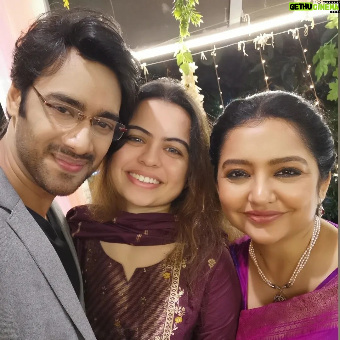 Rooqma Ray Instagram - December Wedding scenes