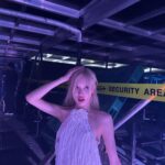 Rosé Instagram - ♡ BORN PINK FINALE IN SEOUL ♡ 작년 9월에 서울에서 본핑크 투어를 시작했는데 이렇게 1년 만에 다시 서울로 돌아와 공연을 마칠 수 있어서 너무 행복한것 같아요. 사실 서울에서 첫곡 끝내고 ‘저희 1년만에 서울에 드디어 돌아왔어요!’라는 말을 하고 눈물이 날 줄은 몰랐는데 외출하고 ‘잘다녀왔습니다’ 같은 느낌이더라고요..!!ㅎㅎㅎ 여러분들이 있어서 저희가 이렇게 전세계에서도 사랑을 받을 수 있었고 이렇게 많은 사람들 앞에서 공연할 수 있었던것같아요. 1년동안 기다려주셔서 정말 감사합니다! 사랑해요 블링크 그리고 1년동안 고생해준 투어 스텝분들 고생 많으셨습니다! 늘 보이지않는 곳에서도 고생해주셔서 너무 감사해요. 그리고 멤버들!! 정말 고생 많았어요. I’m super proud of us. Blackpink in you areeeaaaaaaa 🤍 Seoul, Korea