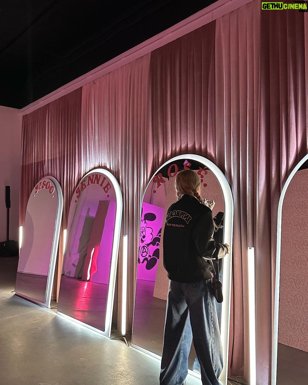 Rosé Instagram - 🎀 BORNPINK x @verdy (in LA) Los Angeles, California