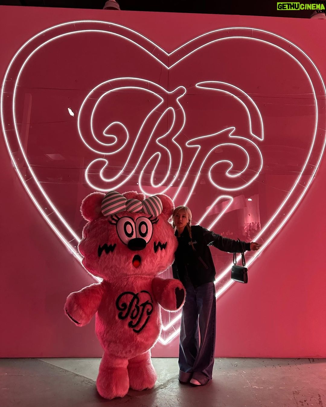 Rosé Instagram - 🎀 BORNPINK x @verdy (in LA) Los Angeles, California