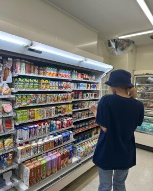 Rosé Instagram - Osaka 🤍 we had so much fun in your city.. how grateful we are for every single one of you..!! どもありがとうございます ♡ (the last one’s just for u blinks hehe)