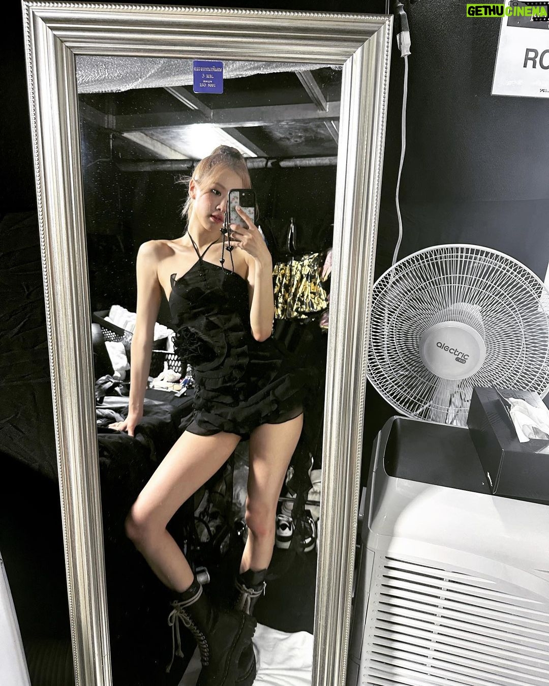 Rosé Instagram - 💙 Bangkok, it’s always so nice to be back to this city. We have so many memories here. Grateful for every single one of you. Love u Bangkok Bangkok, Thailand