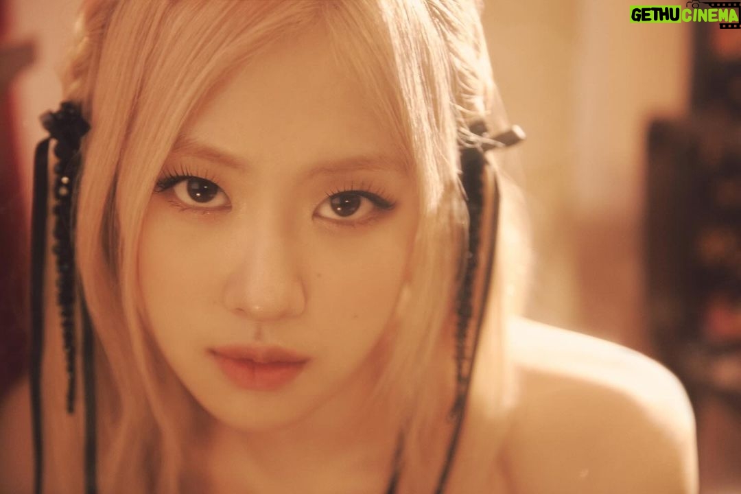 Rosé Instagram - so how many nights till christmas?