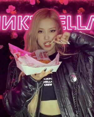 Rosé Instagram - PPIINKKCHELLAA 23

How crazy it is to headline Coachella this year. What a ride. Thank you Blinks. Grateful for @blackpinkofficial. This was so much fun 🎀 see u again in a few days