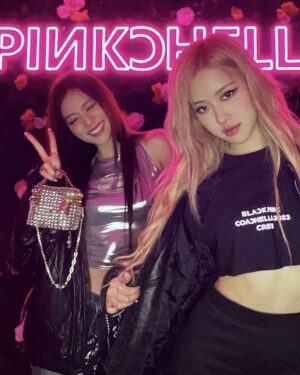 Rosé Instagram - PPIINKKCHELLAA 23

How crazy it is to headline Coachella this year. What a ride. Thank you Blinks. Grateful for @blackpinkofficial. This was so much fun 🎀 see u again in a few days