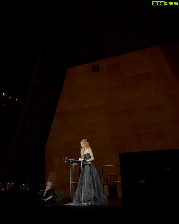 Rosé Instagram - Thank you for having me last night @sulwhasoo.official for this eventful evening to celebrate the exciting new chapter and partnership with @metmuseum 🤎 The Metropolitan Museum of Art, New York