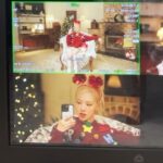 Rosé Instagram - ‘twas a holly jolly christmas after all 🎁