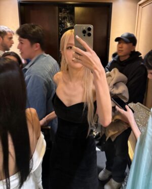 Rosé Instagram - What a week it’s been. I am immensely grateful to have been invited to Apple Park to speak at the APEC spousal event about my experience on mental health, Blackpink to have been invited to the Korean state banquet at the Buckingham Palace, and to receive an honorable MBE alongside my fellow bandmates. It has been a week of many emotions. But grateful is a word that best describes the week. I thank the many blinks out there who genuinely support who we are and what we stand for. I am grateful to have this platform and to be able to share positivity.