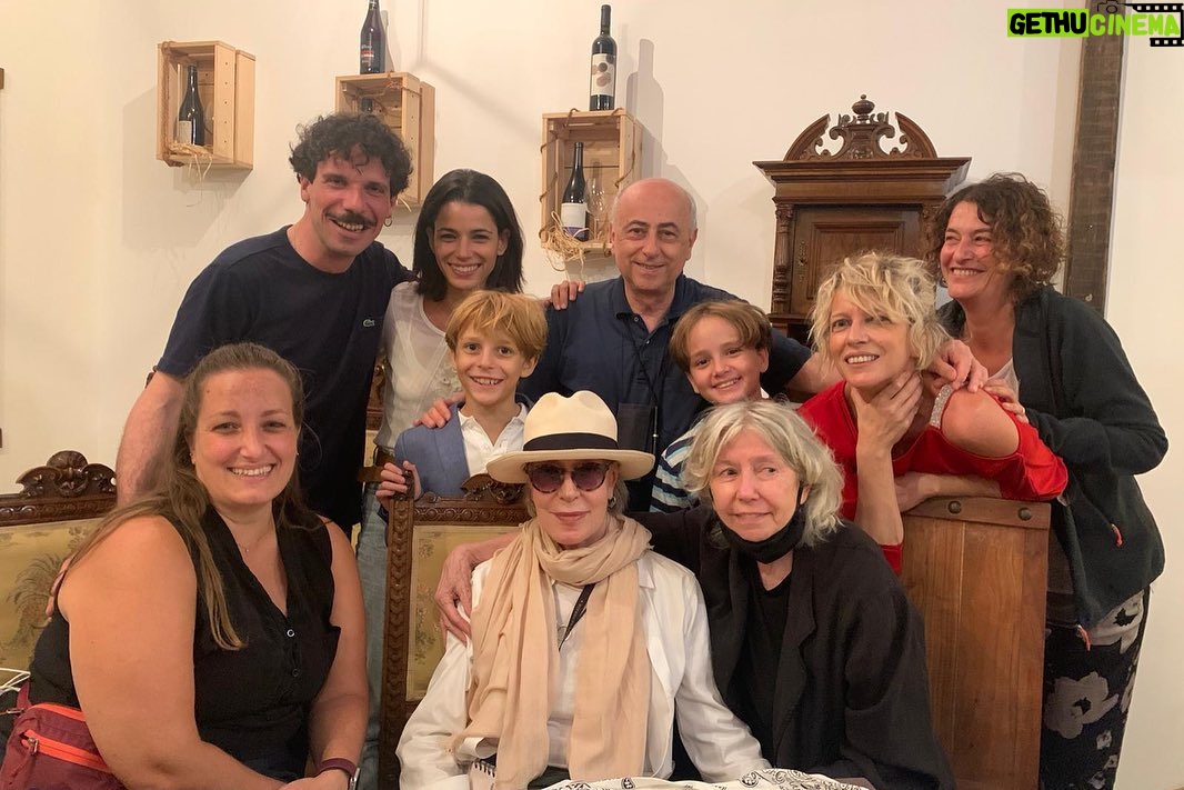Rosa Diletta Rossi Instagram - Oggi esce nelle sale #hillofvision Film al quale sono particolarmente affezionata. Perché come dice Roberto Faenza, oltre ad essere una storia incredibile, è una vera iniezione di fiducia. E poi il privilegio di lavorare con una squadra così bella non si può spiegare! Milena Canonero cura i costumi e anche gli animi. @jeanvigoitaliaofficial @francesco_montanari_official @sofia.delia27 @lorenzo_ciamei @milenacanonero.official @altrestorieig
