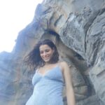 Rosa Diletta Rossi Instagram - Alicudi Capperi e scale Vista mare coi piedi a monte #alicudi #isolata #ammare
