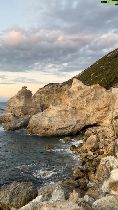 Rosa Diletta Rossi Instagram - Voglio l’esonero da Mozart. Ma voglio anche l’inconseguenza. Libertà? È il mio ultimo rifugio, mi sono costretta alla libertà e la sopporto non come un dono ma con eroismo: sono eroicamente libera. E voglio fluire.