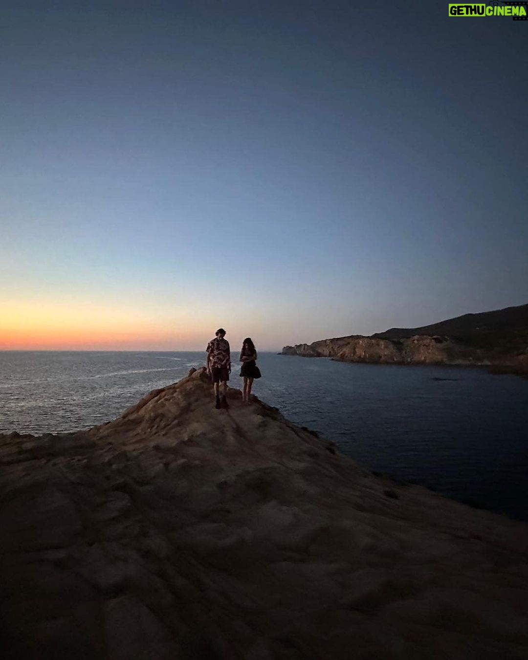 Rosa Diletta Rossi Instagram - SU 99% DEIS TURISTAS CHI ARRIBANTA A PORTIXEDDU STIMMANTA SU LOGU