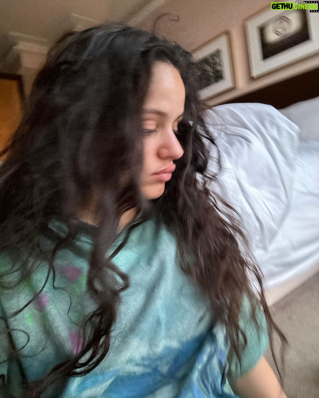 Rosalía Instagram - All is full of loooooooooove