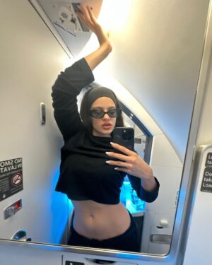 Rosalía Instagram - @prada o nadaaaaaaa🖤