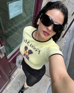 Rosalía Instagram - 🦋🩻🩹 Se terminó Motomami pero mi agradecimiento a Dios, a mi familia, a mi equipo y a todos los que me apoyáis es de x vida. Motomami ha sido un huracán que ha traído y se ha llevado tantas cosas en mi vida que no sé ni por dónde empezar. Gracias a todxs lxs motomamis del mundo x haberme dado tanto amor durante todo este tiempo. ❤️ A todos y cada uno de vosotros quiero que sepáis que os adoro y nunca os doy por sentado porque le dais sentido a lo que hago y sois lo mejor que me ha pasado. Hasta pronto🥹 r Paris, France
