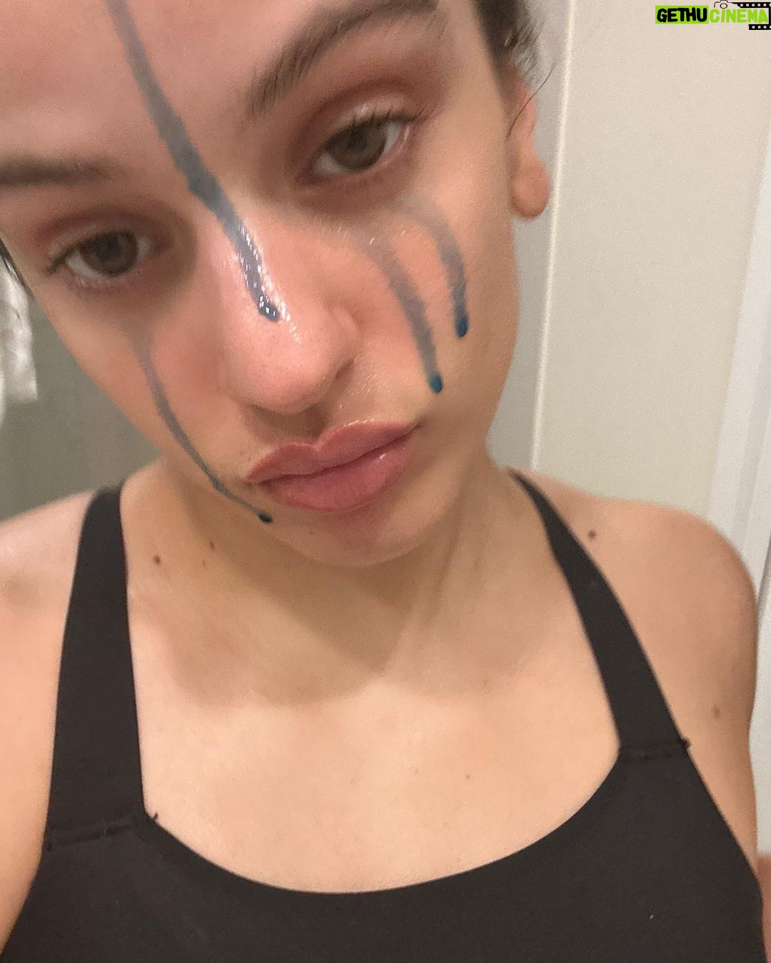 Rosalía - 4.3 Million Likes - 🌸💕🩷🛞✨🎀🍧🥊🧸🤎🐎☁️