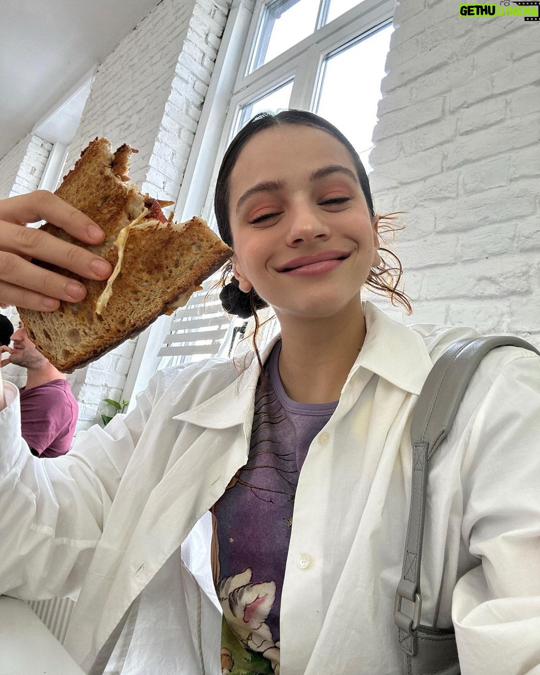 Rosalía Instagram - :}}}}}}}}}}}} Bruxelles, Belgique