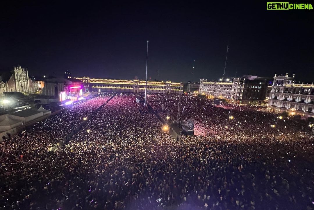 Rosalía Instagram - MÉXICO AYER FUE UNO DE LOS DÍAS MÁS FELICES DE MI VIDA🥹❤️GRACIAS A TODOS LOS Q VINISTEIS Y LLENASTEIS EL ZÓCALO🙏😭 este ha sido el concierto más grande que he dado en mi carrera, MÉXICO TIENES PARA SIEMPRE MI CORAZÓN🫶❤️🔥❤️🔥❤️🔥❤️🔥❤️🔥 Mexico City, Mexico