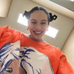 Rosalía Instagram - 🛞✌️MOTOCHELLA 2 DONEEEE🌴🧡🏜️☀️!!!!!!!! Thank you thank youuu :) Coachella, California