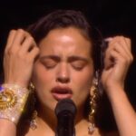 Rosalía Instagram - Ayer canté en Sevilla arropada por los mejores músicos y emocionada gracias a Rocío por ser inspiración desde el dia 1, a Manuel Alejandro por esta composicion tan maravillosa y Jesus Bola por arreglar así🥹🙏GRACIAS @latingrammys por la oportunidad!! me voy queriendo quedarme, pero Sevilla sé que volveré pronto a ti❤️ Sevilla, Spain