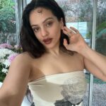Rosalía Instagram - SEVILLA YA VENGOOOOOOO