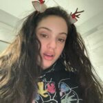 Rosalía Instagram – 🎄🧚‍♀️❤️🍫❄️💌🕊️⛸️🛷🎻🧸✌️✨FELIZ NAVIDADDDDDDDDz