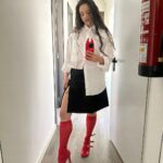 Rosalía Instagram - SEVILLA YA VENGOOOOOOO