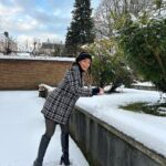 Rosanna Jegorel Instagram - Let it snow 🤍✨ (Swipe si tu veux voir une photo de moi et mon mec)