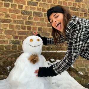 Rosanna Jegorel Instagram - Let it snow 🤍✨
(Swipe si tu veux voir une photo de moi et mon mec)