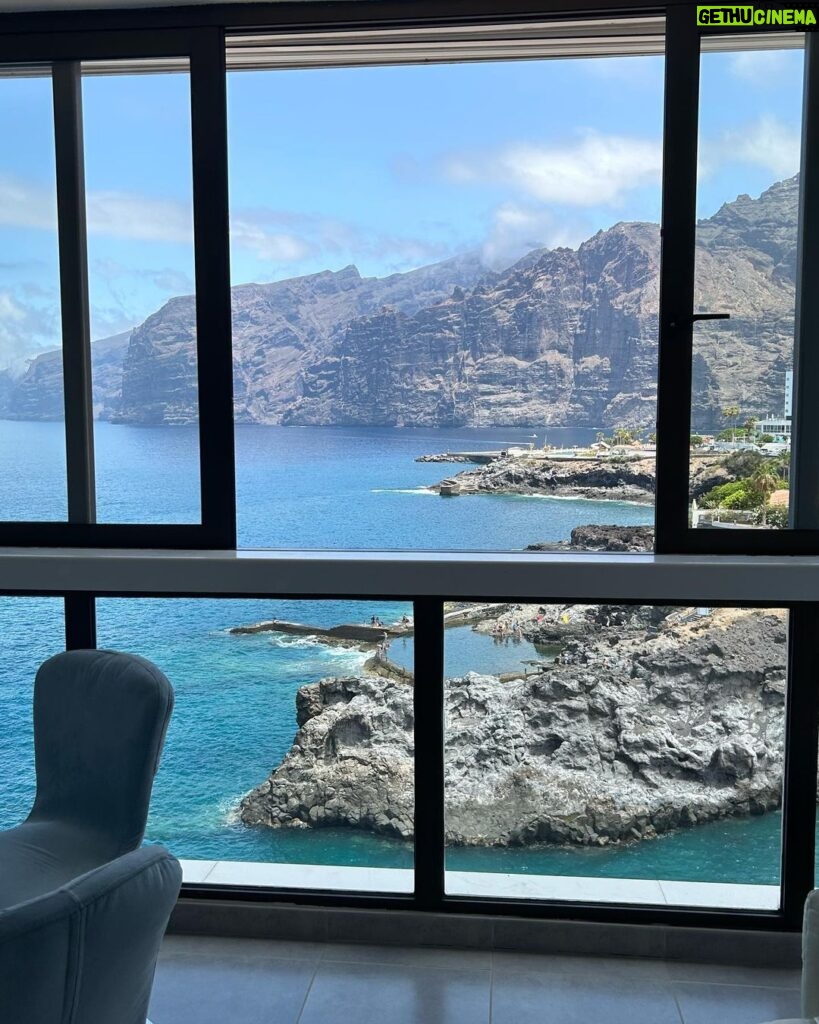 Rosanna Jegorel Instagram - Bump 🌴 Tenerife, Canary Islands.