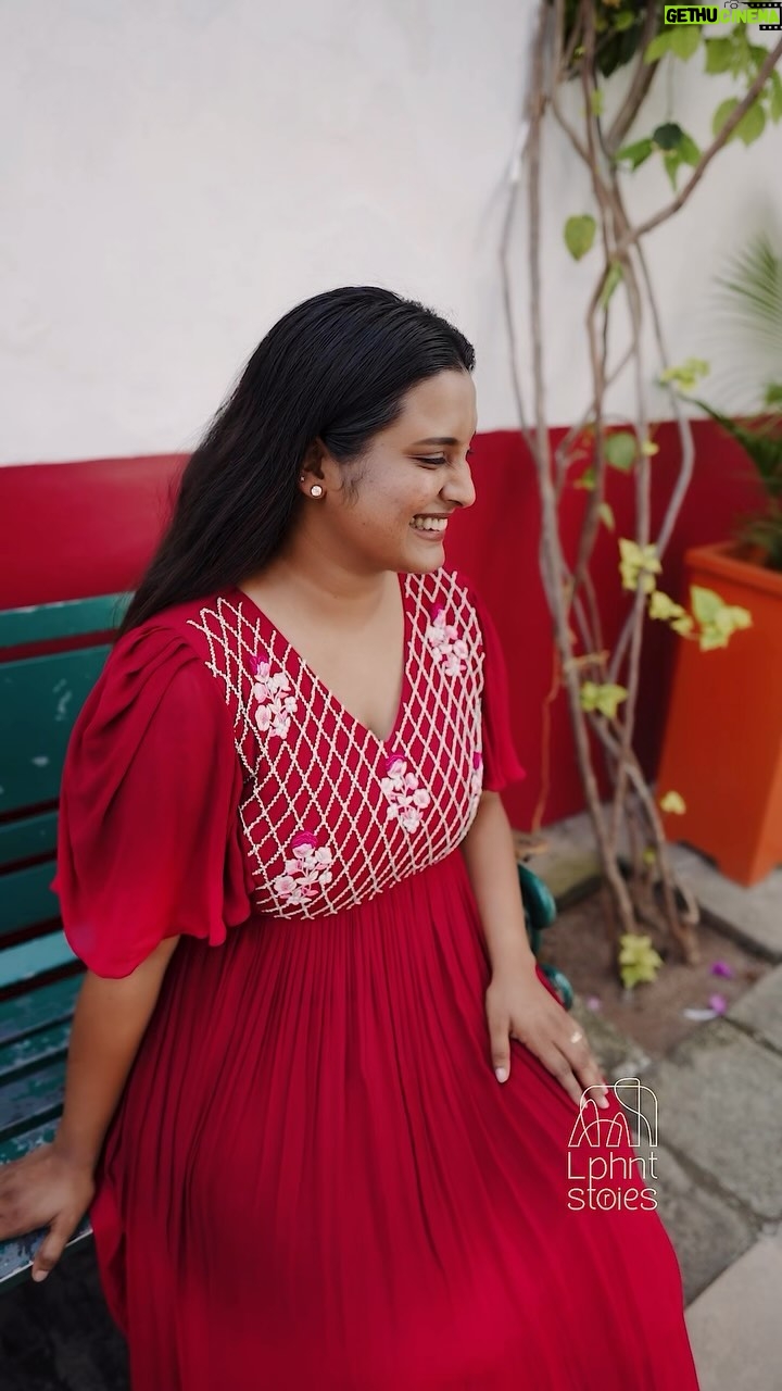 Roshna Ann Roy Instagram - βAs long as we love, there will always be Christmas.β ππ§βππ @lphntstories.by.roshna βA touch of elegance for any occasion.β π²β₯οΈπ²β₯οΈπ²β₯οΈπ²β₯οΈπ²β₯οΈπ²β₯οΈ our Christmas collections here !!!! β₯οΈ #worldwideshipping DM to placing the order β₯οΈ @lphntstories.by.roshna π Our terms * You would like to make a customised order ,head to our store or you can place your order via whatsup no :7994445358 or insta page : @lphntstories.by.roshna * we are open from Monday to Saturday 10 am to 6.30 pm . ! * For any enquiries please feel free to contact us on our official number * Dispatched in 10 to 15 working days . * online customisation is available ,the order status will be updated regularly * All the pictures and vedios are 100% original , our product colour may slightly vary due to individual display settings .! * No refund or exchange and no COD * sizes : S to 5 XL * worldwide shipping available .! #lphntstories #worldwide #clothingbrand #mycostumedesign #lphntcostumes #cheistmasdress #christmascostume #xmascostume #xmas2023 #christmas #design #christmasdesign #xmasclothes #christmaskerala