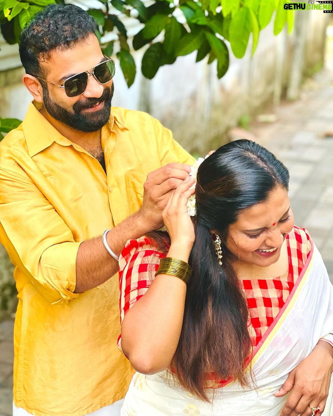 Roshna Ann Roy Instagram - I had my best years with you. ... “28/11/20 @kichutellus ❤️ thank u ❤️ happy 3 rd👍🏻 #anniversary