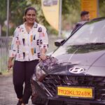 Roshna Ann Roy Instagram - I still have the same feeling as when I took the car for the first time 😘 .. എന്റെ ആദ്യത്തെ വണ്ടി ഞാൻ എടുക്കുന്ന കാര്യം വീട്ടിൽ present ചെയ്തപ്പോ അമ്മയടക്കം കൊറേ ബഹളം വെച്ചു!! Licence എടുക്കുന്നത് കണ്ടോണ്ട് ഇരിക്കാനല്ലലോ എന്നായി ഞാൻ 😜!!! എനിക്ക് license വന്നപ്പോ തൊട്ടു ഞാൻ വണ്ടി ഓടിക്കുന്നു ... ഇപ്പൊ 4 വർഷമായി എന്റെ എല്ലാ കാര്യങ്ങൾക്കും കൂടെ കൂട്ടി കൊണ്ടു നടക്കുന്നു ... അവനെ ഞാൻ നന്നായി നോക്കീലേലും അവൻ എന്നെ പോന്നു പോലെ നോക്കി...🙏🏻 . Thank god.. 🙏🏻. അവനു പകരക്കാരനാകുമോ എന്നൊന്നും അറിഞ്ഞുടാ പക്ഷേ പുതിയൊരാളെ നമ്മൾ ഇപ്പൊ കൂടെ കൂട്ടിയിരിക്കുകയാണ് !! ♥️ i20 ♥️ വലിയ setup വണ്ടികളോട് യാതൊരു താല്പര്യവും ഇല്ലാത്തതു കൊണ്ടു തന്നെയാണ് ഈ ഒരു വണ്ടി choose ചെയ്തത് ♥️ ഇനിയുള്ള യാത്രകളിലും എന്നെ കാത്തുകൊള്ളണേ ഈശ്വരാ 🙏🏻 അപ്പൊ എല്ലാരോടും ഒത്തിരി സ്നേഹം 🙏🏻 ♥️ thank u all #thankgod #newcar #mycar