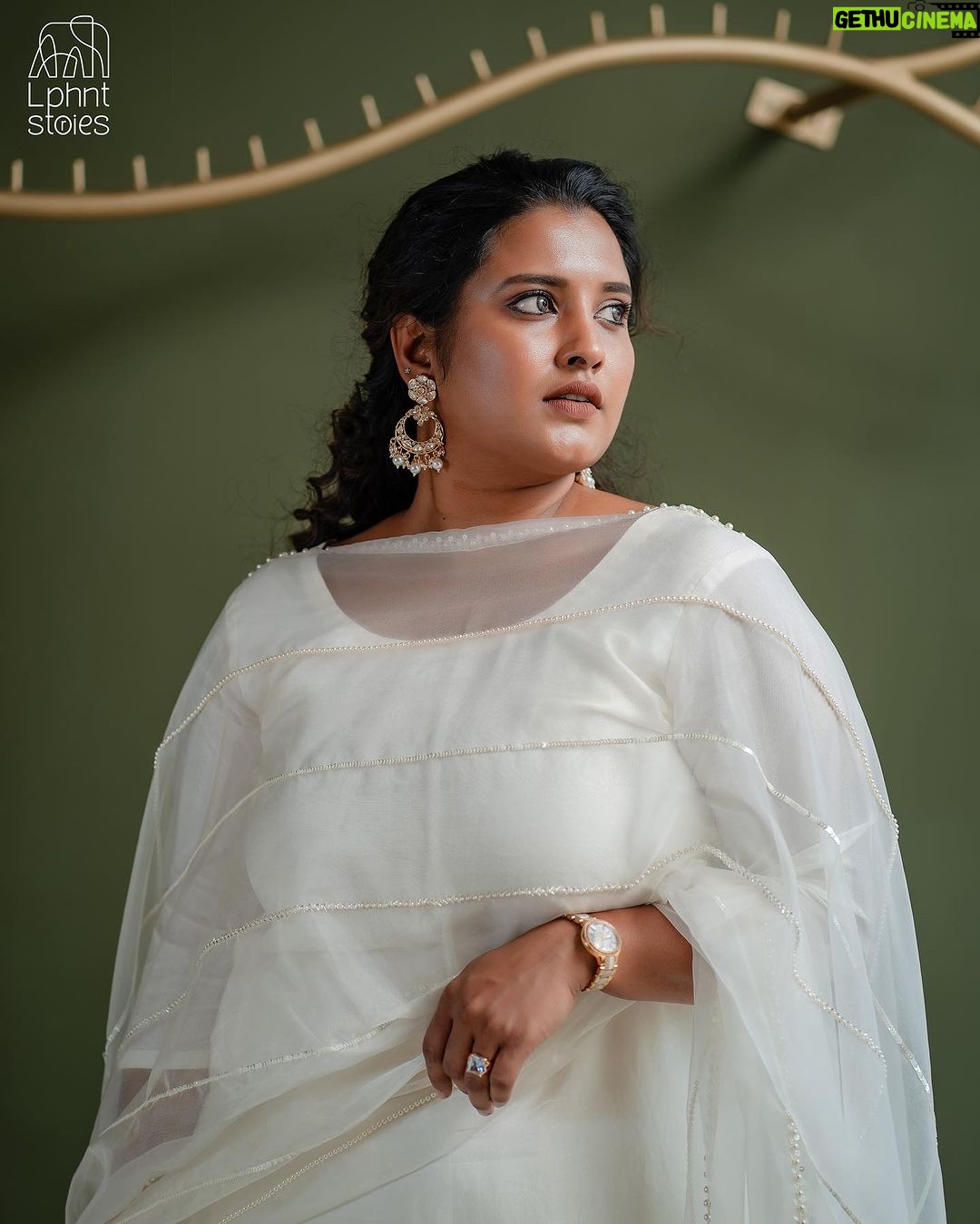 Roshna Ann Roy Instagram - “A touch of elegance for any occasion.” 🌲♥️🌲♥️🌲♥️🌲♥️🌲♥️🌲♥️ our Christmas collections here !!!! ♥️ #worldwideshipping DM to placing the order ♥️ @lphntstories.by.roshna 🐘 Our terms * You would like to make a customised order ,head to our store or you can place your order via whatsup no :7994445358 or insta page : @lphntstories.by.roshna * we are open from Monday to Saturday 10 am to 6.30 pm . ! * For any enquiries please feel free to contact us on our official number * Dispatched in 10 to 15 working days . * online customisation is available ,the order status will be updated regularly * All the pictures and vedios are 100% original , our product colour may slightly vary due to individual display settings .! * No refund or exchange and no COD * sizes : S to 5 XL * worldwide shipping available .! #lphntstories #worldwide #clothingbrand #mycostumedesign #lphntcostumes #cheistmasdress #christmascostume #xmascostume #xmas2023 #christmas #design #christmasdesign #xmasclothes #christmaskerala Kerala