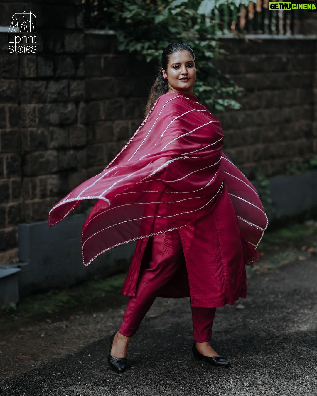 Roshna Ann Roy Instagram - Seasonal collections ❤️ our Christmas collections here !!!! ♥️ #worldwideshipping Flaunting my favorite color 🌹. DM to placing the order ♥️ @lphntstories.by.roshna 🐘 NB : (The exact text of a book is copyright protected, but individual story elements in the book are not..!!) Our terms * You would like to make a customised order ,head to our store or you can place your order via whatsup no :7994445358 or insta page : @lphntstories.by.roshna * we are open from Monday to Saturday 10 am to 6.30 pm . ! * For any enquiries please feel free to contact us on our official number * Dispatched in 10 to 15 working days . * online customisation is available ,the order status will be updated regularly * All the pictures and vedios are 100% original , our product colour may slightly vary due to individual display settings .! * No refund or exchange and no COD * sizes : S to 5 XL * worldwide shipping available .! #lphntstories #worldwide #clothingbrand #mycostumedesign #lphntcostumes #cheistmasdress #christmascostume #xmascostume #xmas2023 #christmas #design #christmasdesign #xmasclothes #christmaskerala Kochi, India