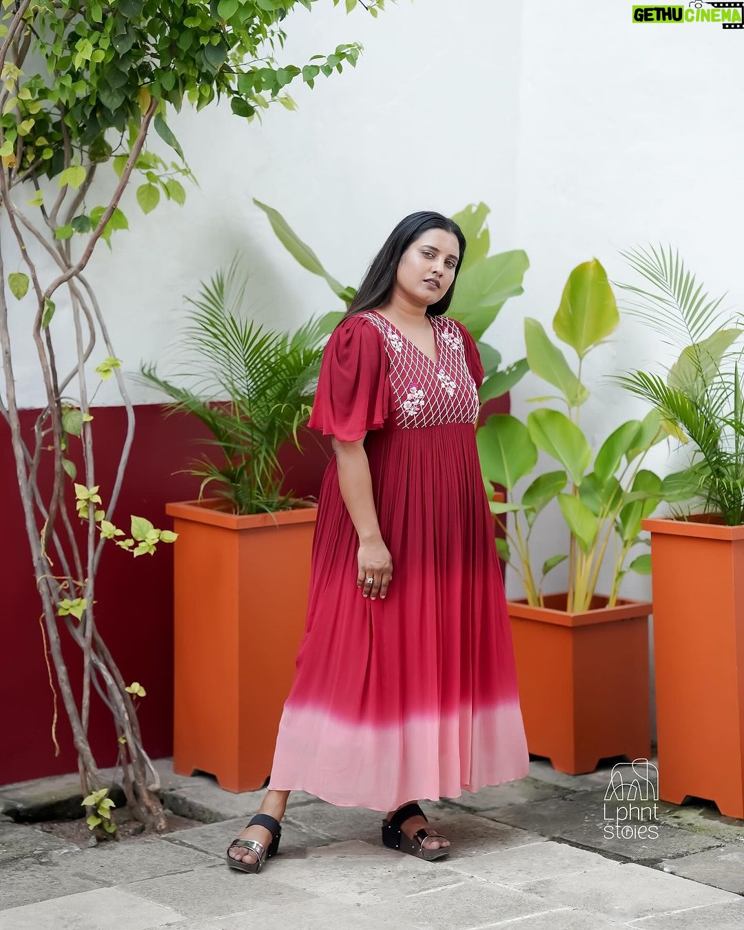 Roshna Ann Roy Instagram - “A touch of elegance for any occasion.” 🌲♥️🌲♥️🌲♥️🌲♥️🌲♥️🌲♥️ our Christmas collections here !!!! ♥️ #worldwideshipping DM to placing the order ♥️ @lphntstories.by.roshna 🐘 Our terms * You would like to make a customised order ,head to our store or you can place your order via whatsup no :7994445358 or insta page : @lphntstories.by.roshna * we are open from Monday to Saturday 10 am to 6.30 pm . ! * For any enquiries please feel free to contact us on our official number * Dispatched in 10 to 15 working days . * online customisation is available ,the order status will be updated regularly * All the pictures and vedios are 100% original , our product colour may slightly vary due to individual display settings .! * No refund or exchange and no COD * sizes : S to 5 XL * worldwide shipping available .! #lphntstories #worldwide #clothingbrand #mycostumedesign #lphntcostumes #cheistmasdress #christmascostume #xmascostume #xmas2023 #christmas #design #christmasdesign #xmasclothes #christmaskerala