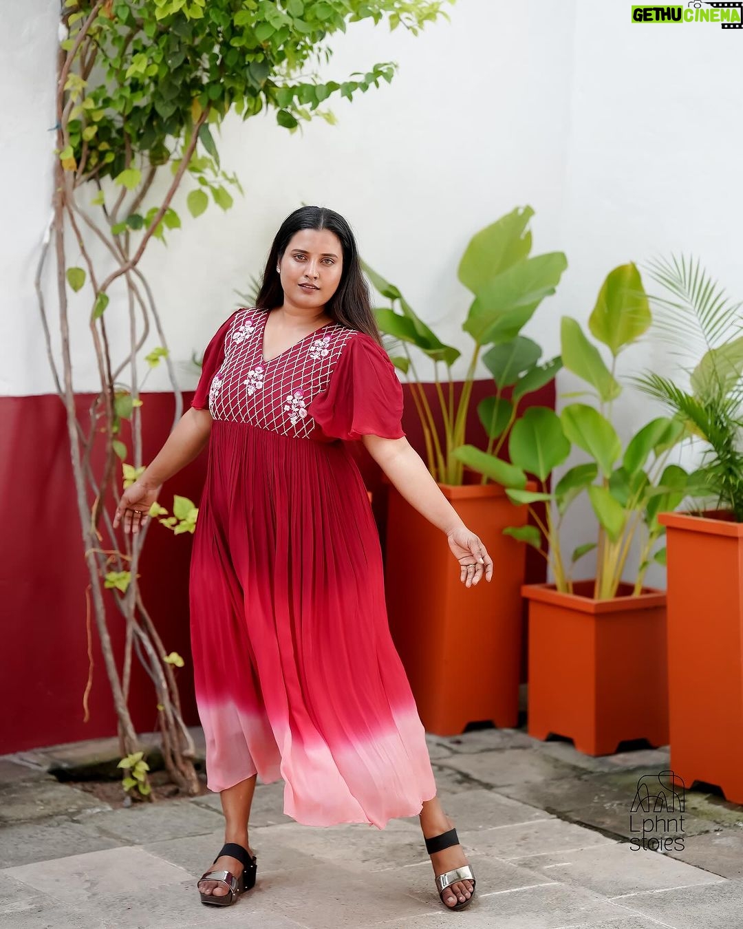Roshna Ann Roy Instagram - “A touch of elegance for any occasion.” 🌲♥️🌲♥️🌲♥️🌲♥️🌲♥️🌲♥️ our Christmas collections here !!!! ♥️ #worldwideshipping DM to placing the order ♥️ @lphntstories.by.roshna 🐘 Our terms * You would like to make a customised order ,head to our store or you can place your order via whatsup no :7994445358 or insta page : @lphntstories.by.roshna * we are open from Monday to Saturday 10 am to 6.30 pm . ! * For any enquiries please feel free to contact us on our official number * Dispatched in 10 to 15 working days . * online customisation is available ,the order status will be updated regularly * All the pictures and vedios are 100% original , our product colour may slightly vary due to individual display settings .! * No refund or exchange and no COD * sizes : S to 5 XL * worldwide shipping available .! #lphntstories #worldwide #clothingbrand #mycostumedesign #lphntcostumes #cheistmasdress #christmascostume #xmascostume #xmas2023 #christmas #design #christmasdesign #xmasclothes #christmaskerala