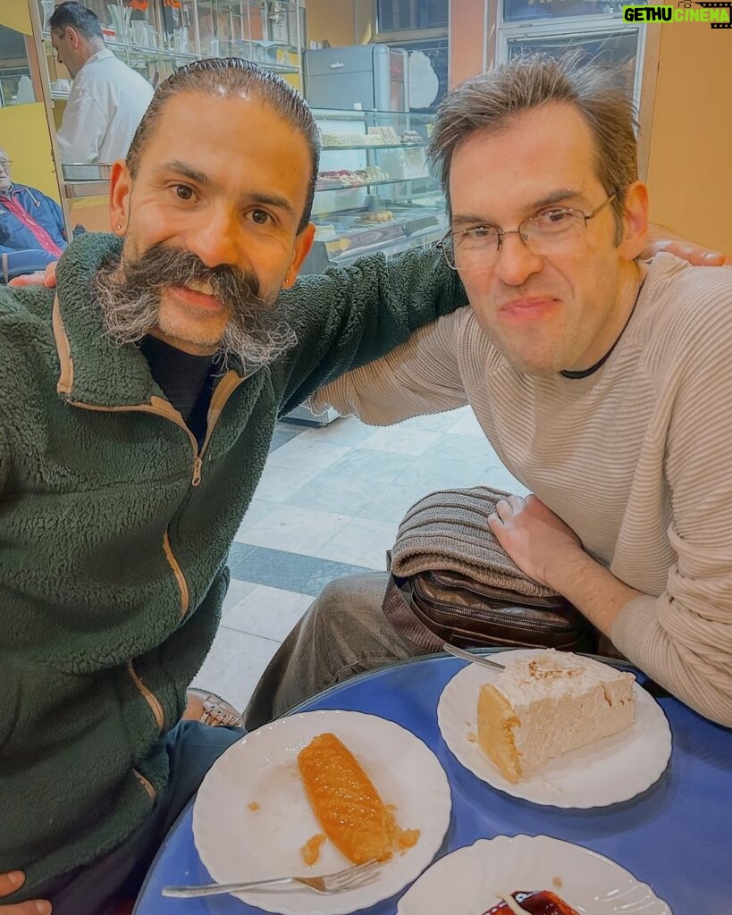 Rouzbeh Rashidi Instagram - With my dear friend Nikola Gocić in Niš, Serbia. How could we not be so happy with all these cakes 🍰🥲 Photo by @ostrovelika