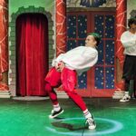 Ruben Madureira Instagram – Este espetáculo é tomates 🍅🍅🍅,
em inglês ,too much. 🎭
5a a sáb 21h30
Dom 17hrs
Casino Lisboa
#AsObrasCompletasdeWilliamShakespeareem97Minutos
#sissiruben
#loveislove
Foto- @miguel__bartolomeu Auditório dos Oceanos
