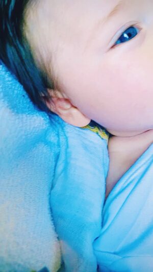 Ruben Madureira Instagram - Quem me dera ter vida suficiente para nunca te largar , estou ansioso para que possas entender que a mãe que escolheste é quem nos segura e nos guia ,enfim , é perfeita. 
E eu filha , longe de ser perfeito vou dar tudo e vou estar por aqui sempre até quando me deixares ser teu Pai. 

#pai 🤍🖤