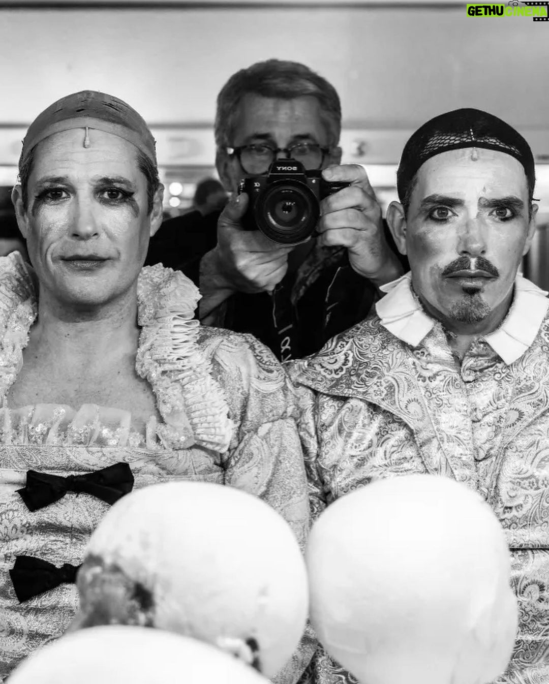 Ruben Madureira Instagram - “I remain just one thing, and one thing only - and that is a clown. It places me on a far higher plane than any politician.” 1- Eu e o BoBO 2- O BoBO 3 - Fim Bastidores da “Noite de Reis” para a revista A Magazine. Obrigado @joaobettencourtbacelar @susanajacobetty Maria (Link nas stories) Coimbra e Loulé, até já. @ricardo_neves_neves @teatro_do_electrico @teatrodatrindade