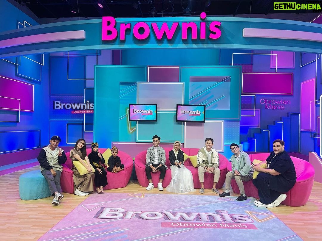 Ruben Onsu Instagram - Live @brownis_ttv Rabu