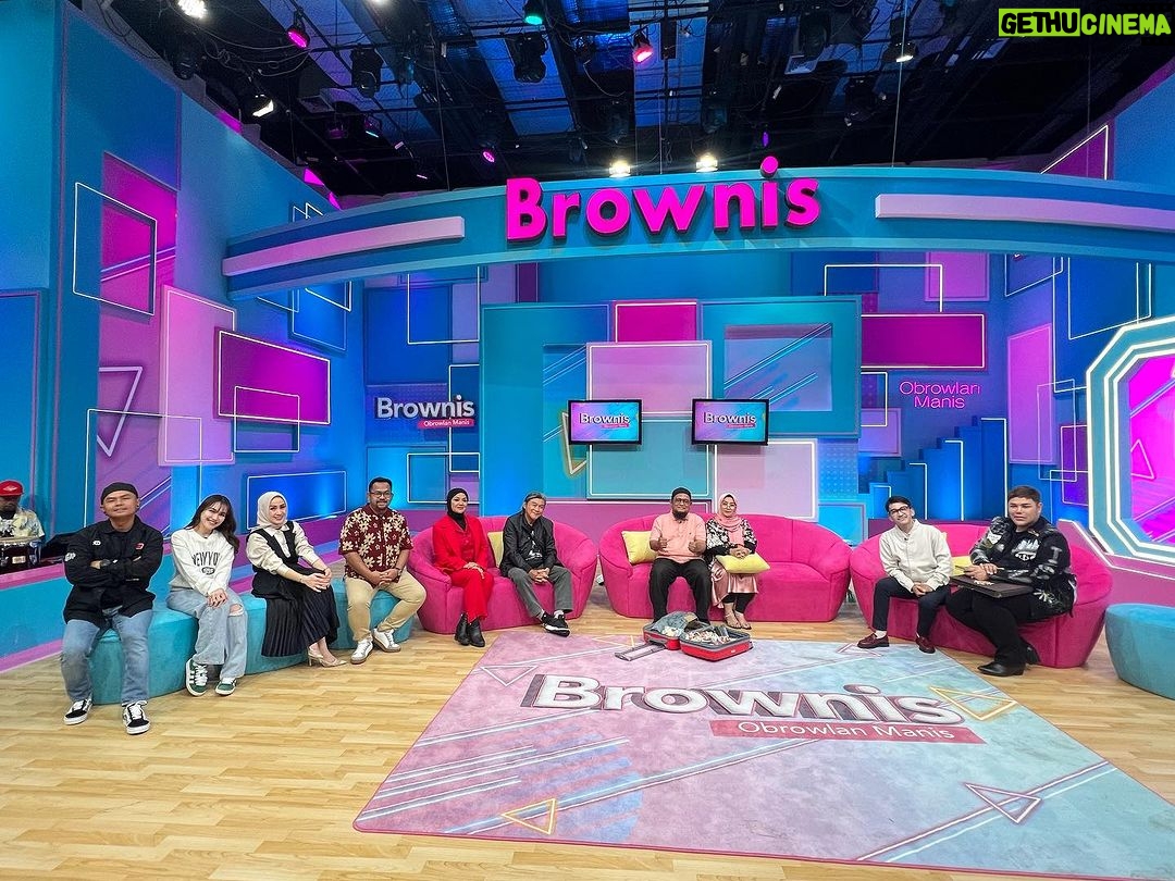 Ruben Onsu Instagram - Live @brownis_ttv Selasa