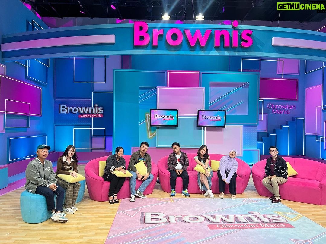 Ruben Onsu Instagram - Live @brownis_ttv Rabu