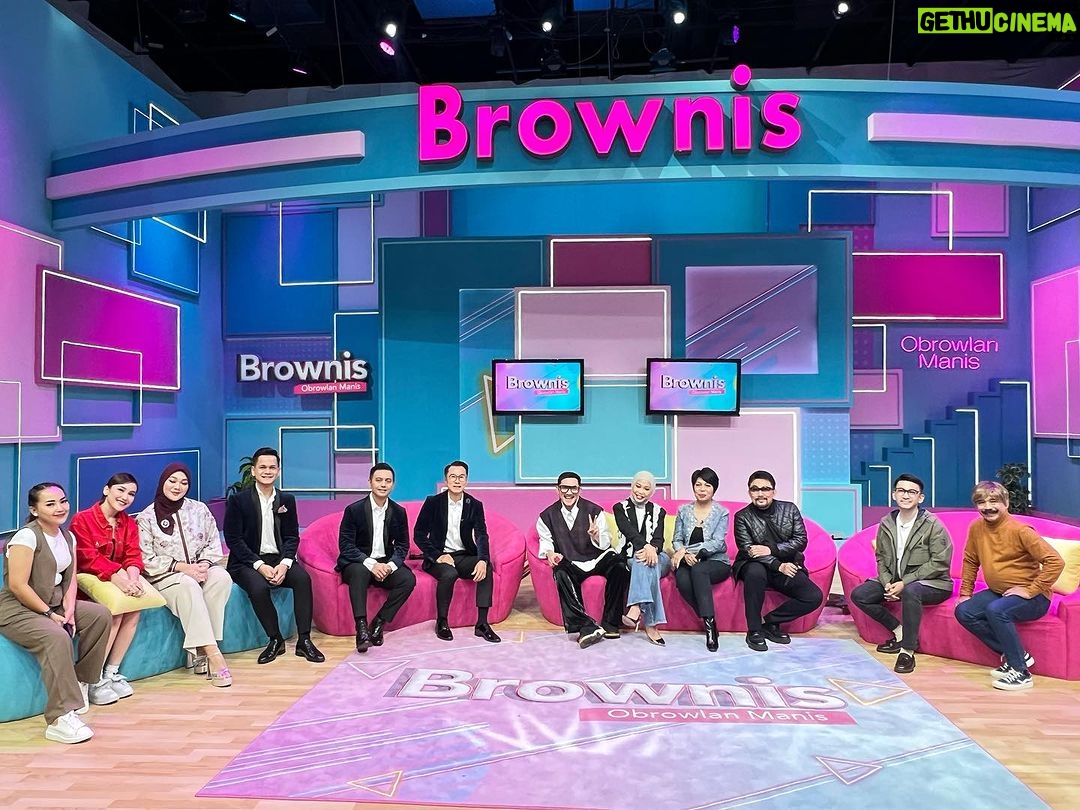 Ruben Onsu Instagram - Live @brownis_ttv Jumat